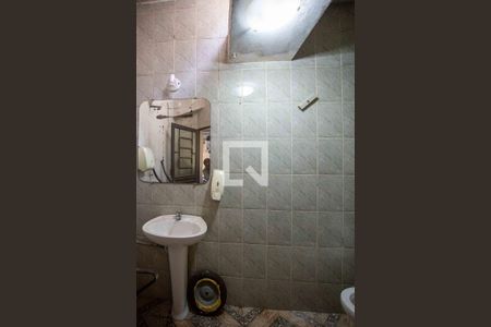 Casa para alugar com 580m², 5 quartos e 6 vagasBanheiro de serviço