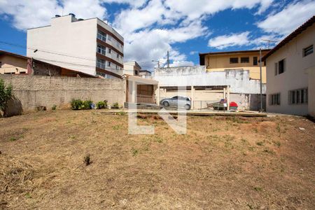 Casa para alugar com 580m², 5 quartos e 6 vagasQuintal