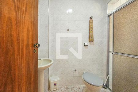 Banheiro de apartamento para alugar com 1 quarto, 42m² em Jardim Virginia, Guarujá
