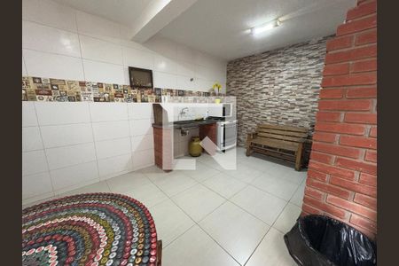 Casa à venda com 154m², 3 quartos e 2 vagasQuintal com Churrasqueira