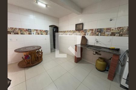 Casa à venda com 154m², 3 quartos e 2 vagasQuintal com Churrasqueira