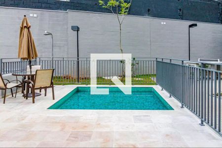 Apartamento à venda com 34m², 1 quarto e sem vagaÁrea comum - Piscina