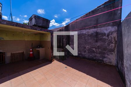 Casa à venda com 300m², 3 quartos e 2 vagas Casa à venda com 300m², 3 quartos e 2 vagasTerraço