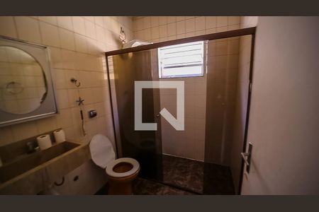 Casa à venda com 300m², 3 quartos e 2 vagas Casa à venda com 300m², 3 quartos e 2 vagasBanheiro Social