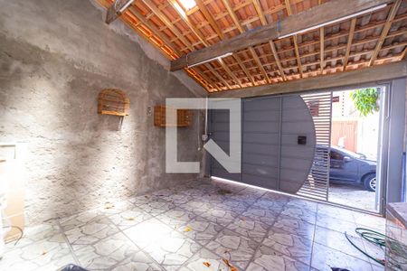 Casa à venda com 300m², 3 quartos e 2 vagas Casa à venda com 300m², 3 quartos e 2 vagasGaragem