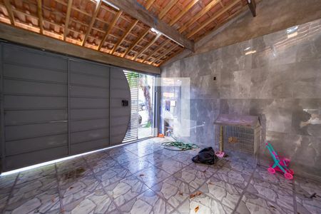 Casa à venda com 300m², 3 quartos e 2 vagas Casa à venda com 300m², 3 quartos e 2 vagasGaragem