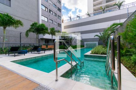 Studio para alugar com 27m², 1 quarto e sem vaga Studio para alugar com 27m², 1 quarto e sem vagaÁrea comum - Piscina