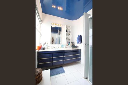 Apartamento à venda com 123m², 3 quartos e 1 vagaBanheiro da Suíte