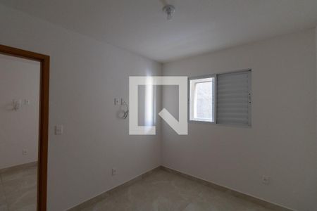 Quarto 1 de casa para alugar com 2 quartos, 52m² em Jardim Nordeste, São Paulo