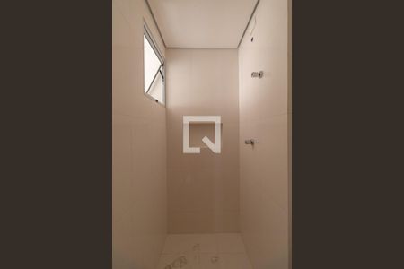 Banheiro  de casa para alugar com 2 quartos, 52m² em Jardim Nordeste, São Paulo