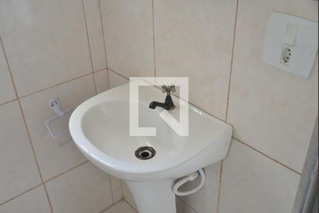 Banheiro  de casa para alugar com 1 quarto, 60m² em Jardim Ipanema, Santo André