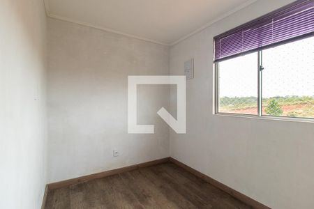 Quarto 2 de apartamento para alugar com 2 quartos, 39m² em Santo Antônio, São José dos Pinhais