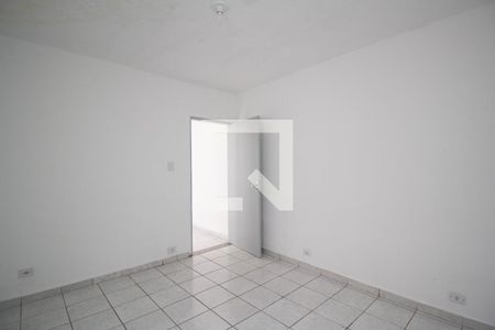 Quarto 1 de casa para alugar com 2 quartos, 120m² em Vila Iorio, São Paulo