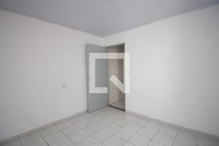Quarto 2 de casa para alugar com 2 quartos, 120m² em Vila Iorio, São Paulo