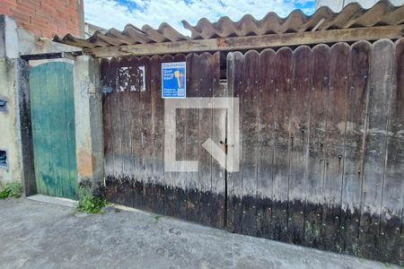 Casa para alugar com 80m², 2 quartos e 1 vaga Casa para alugar com 80m², 2 quartos e 1 vagaFachada