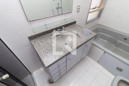 Apartamento à venda com 165m², 4 quartos e 2 vagasBanheiro da Suíte 1