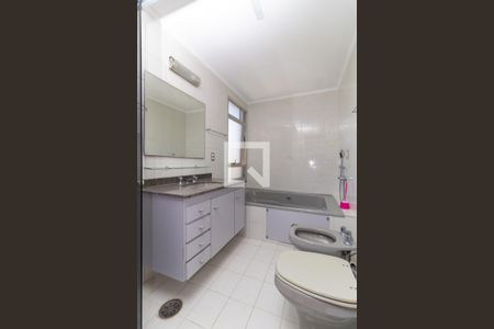 Apartamento à venda com 165m², 4 quartos e 2 vagasBanheiro da Suíte 1