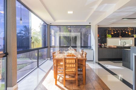 Casa à venda com 360m², 3 quartos e 8 vagas Casa à venda com 360m², 3 quartos e 8 vagasCozinha