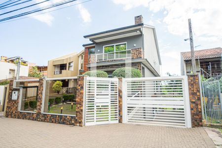 Casa à venda com 360m², 3 quartos e 8 vagas Casa à venda com 360m², 3 quartos e 8 vagasFachada