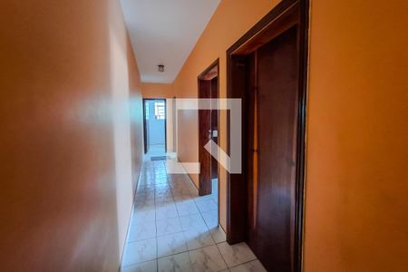 Casa à venda com 369m², 8 quartos e 5 vagasCorredor CASA 03