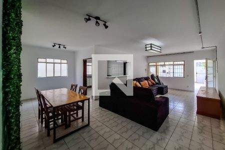 Casa à venda com 369m², 8 quartos e 5 vagasSala CASA 02