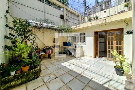 Casa à venda com 369m², 8 quartos e 5 vagasQuintal