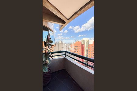 Apartamento à venda com 95m², 2 quartos e 2 vagasQuarto Varanda