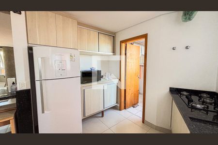 Apartamento à venda com 95m², 2 quartos e 2 vagasCozinha