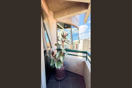 Apartamento à venda com 95m², 2 quartos e 2 vagasQuarto Varanda