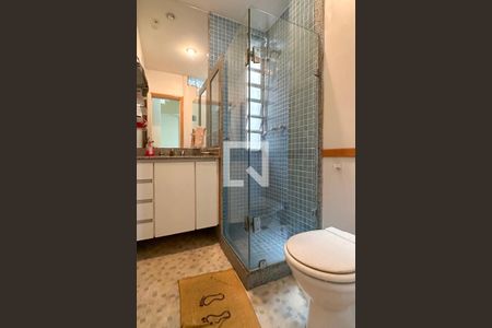 Apartamento à venda com 65m², 2 quartos e sem vaga Apartamento à venda com 65m², 2 quartos e sem vagaBanheiro Social