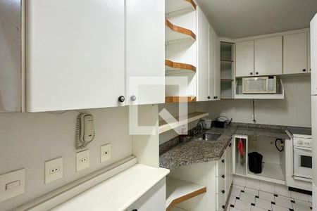 Apartamento à venda com 65m², 2 quartos e sem vaga Apartamento à venda com 65m², 2 quartos e sem vagaCozinha