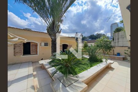 Casa à venda com 400m², 6 quartos e 3 vagas Casa à venda com 400m², 6 quartos e 3 vagasÁrea comum