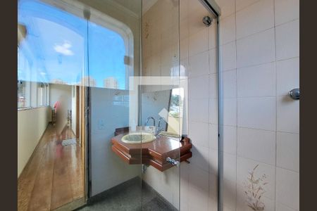 Casa à venda com 400m², 6 quartos e 3 vagas Casa à venda com 400m², 6 quartos e 3 vagasBanheiro 6