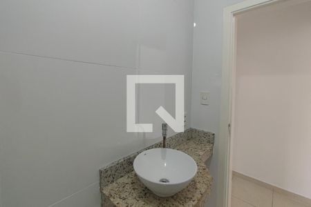 Casa para alugar com 65m², 2 quartos e 2 vagasBanheiro