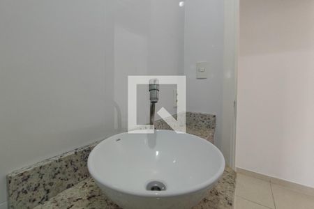 Casa para alugar com 65m², 2 quartos e 2 vagasBanheiro