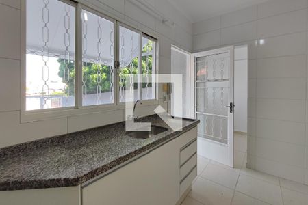 Casa para alugar com 65m², 2 quartos e 2 vagasCozinha