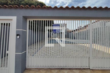 Casa para alugar com 65m², 2 quartos e 2 vagasPLACA INSTALADA NA FACHADA