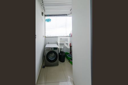 Apartamento à venda com 120m², 2 quartos e 3 vagas Apartamento à venda com 120m², 2 quartos e 3 vagasÁrea de serviço