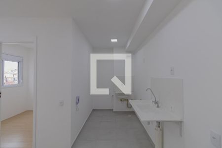 Sala/Cozinha/Área de Serviço de apartamento para alugar com 2 quartos, 36m² em Conjunto Residencial José Bonifácio, São Paulo