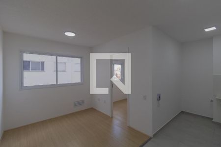 Sala/Cozinha/Área de Serviço de apartamento para alugar com 2 quartos, 36m² em Conjunto Residencial José Bonifácio, São Paulo