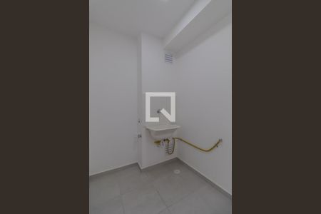 Sala/Cozinha/Área de Serviço de apartamento para alugar com 2 quartos, 36m² em Conjunto Residencial José Bonifácio, São Paulo