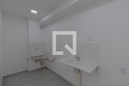 Sala/Cozinha/Área de Serviço de apartamento para alugar com 2 quartos, 36m² em Conjunto Residencial José Bonifácio, São Paulo