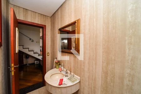 Casa à venda com 372m², 4 quartos e 2 vagasLavabo