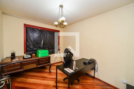 Casa à venda com 372m², 4 quartos e 2 vagasEscritório