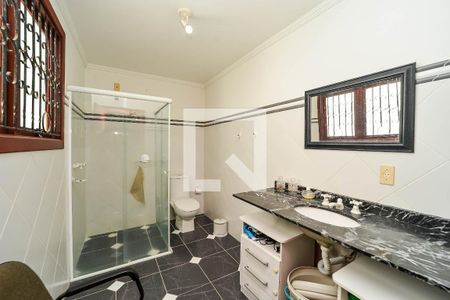 Casa à venda com 372m², 4 quartos e 2 vagasBanheiro social