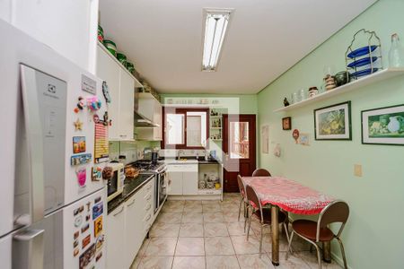 Casa à venda com 372m², 4 quartos e 2 vagasCozinha