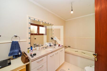 Casa à venda com 372m², 4 quartos e 2 vagasBanheiro da Suíte 1