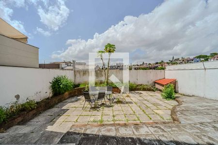 Casa à venda com 372m², 4 quartos e 2 vagasQuintal