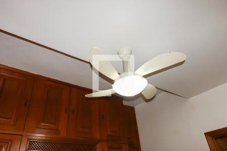 Casa à venda com 431m², 8 quartos e 3 vagasQuarto 2