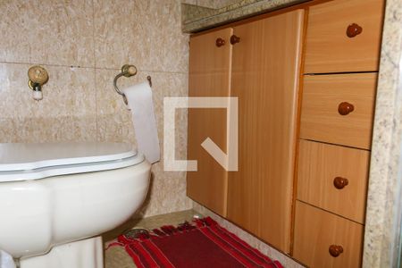 Casa à venda com 431m², 8 quartos e 3 vagasBanheiro social 1º Pavimento